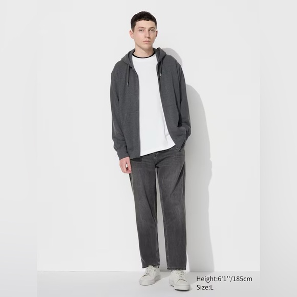 Uniqlo Relaxed Ankle Jeans - Picture 7 of 14